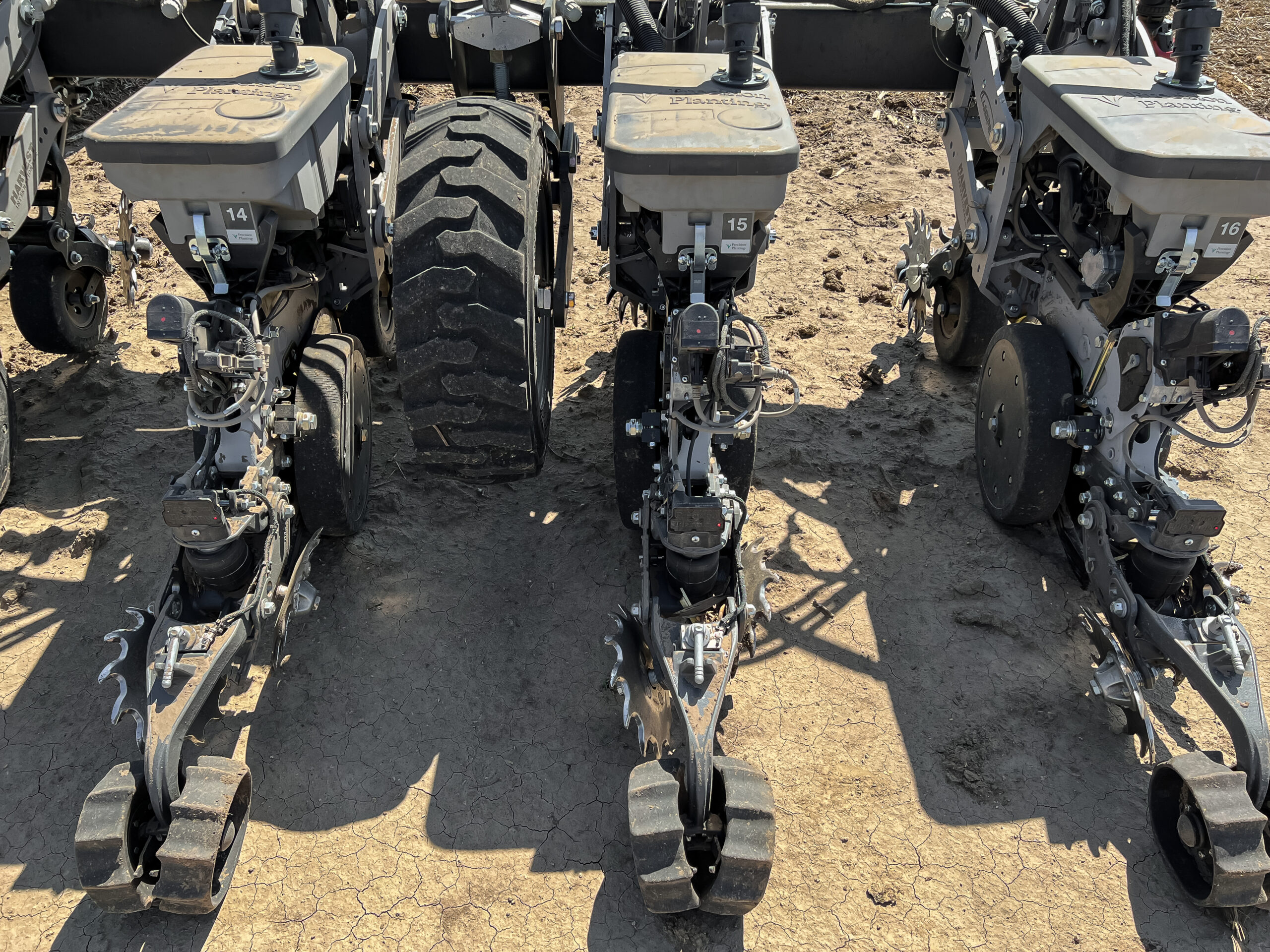 Harvest International Stackfold 16 Row MNovacek 2 Harvest International Stackfold 16 Row MNovacek 2