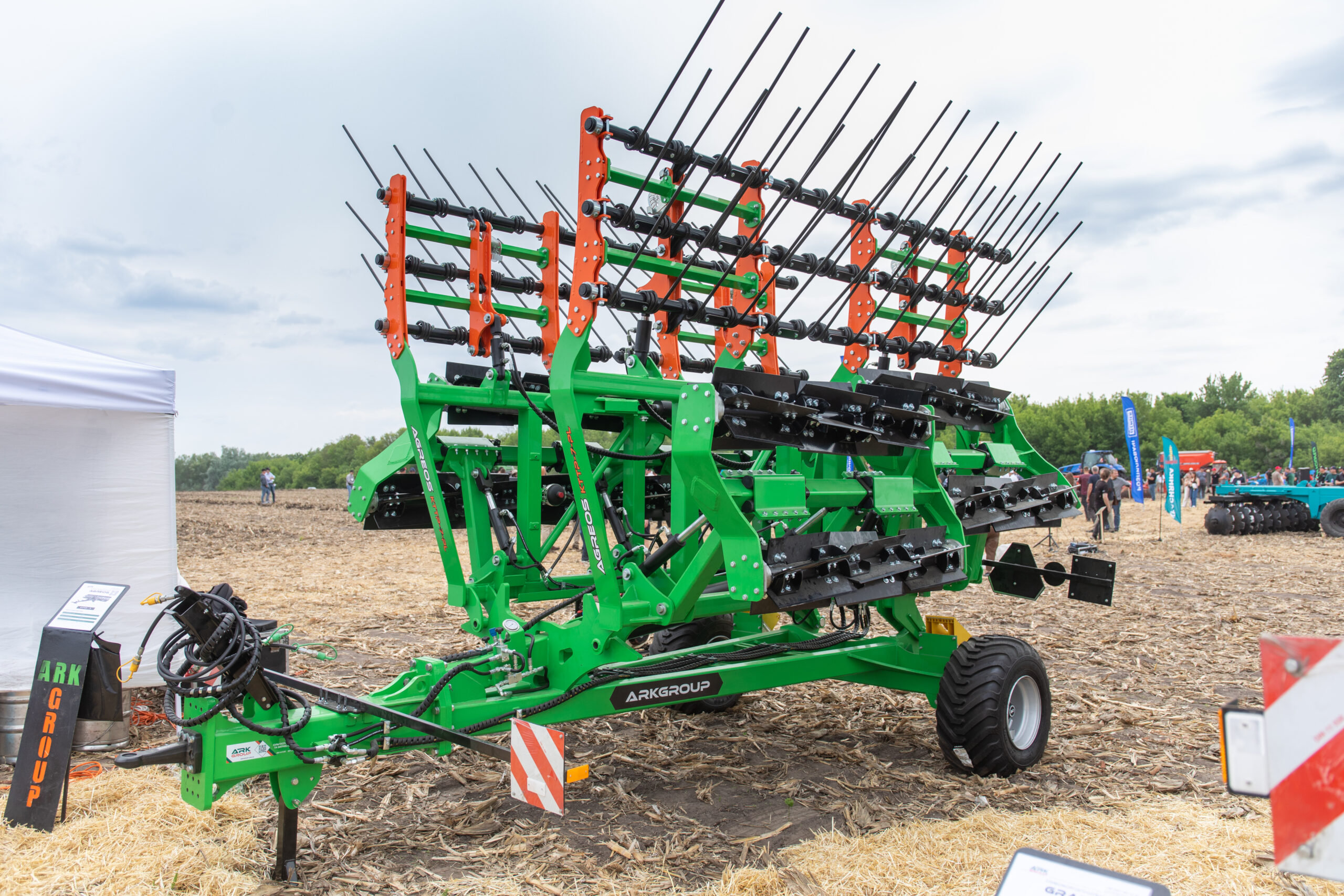 2V8A4018